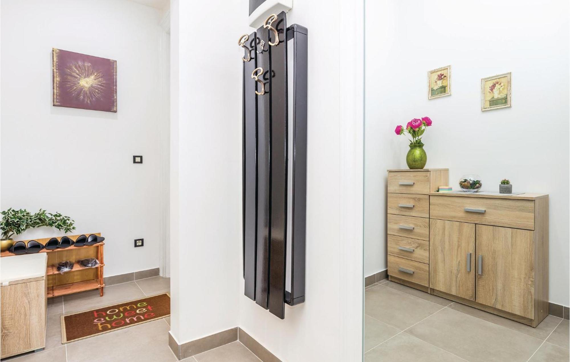 Amazing Apartment In Rijeka With Wifi Exterior foto